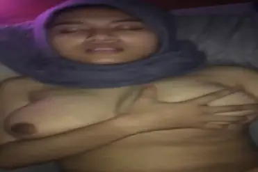 Bokep Indo Jilbab Penikmat Kontol Orang Tua