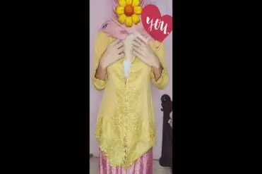 Ukhti Berkebaya Pink Pamer Kelenturan Bikin Pria Terpukau